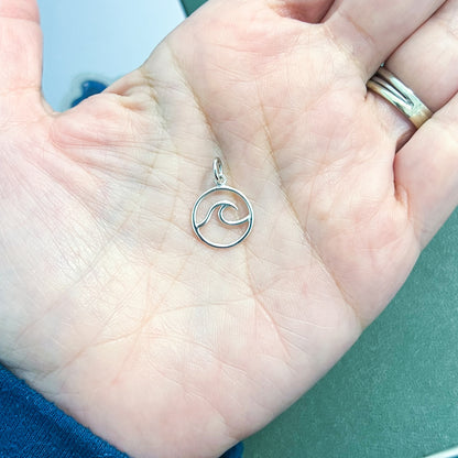 Wave Pendent